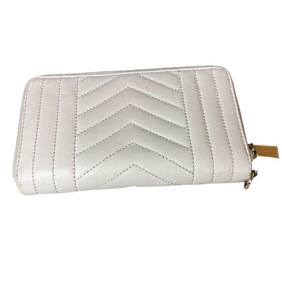Michael Kors Pale Pink Quilted Leather Wallet - Picture 2 of 9
